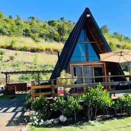 Chalé romântico com hidro, lareira e churrasqueira na Serra, hotel in Serra Negra