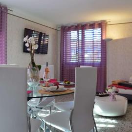 FS000-084 Mais 4 pièces 6 personnes FREJUS, hotelli kohteessa Fréjus