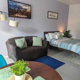 Blueberry Studio Near Airport, hotel in Ellenwood