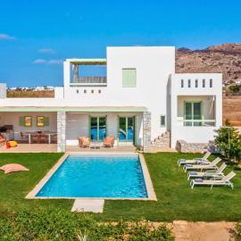 Plioni Villas With Private Pool & Suites With Hot Tub, Hotel in Mikri Vigla