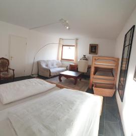 Alpenblick Sechsbettzimmer inkl 2 Luftbetten - Business and Seminar Residence, hotel en Sonthofen