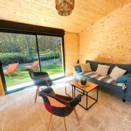 CHALET COSY PROCHE DE MIMIZAN - Accès Piscine chauffée et spa – hotel w mieście Bias