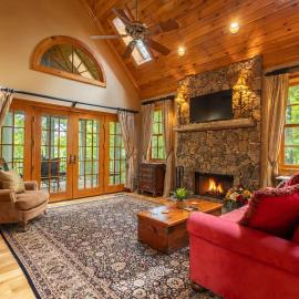 Luxury Lake Santeetlah Mountain Cottage