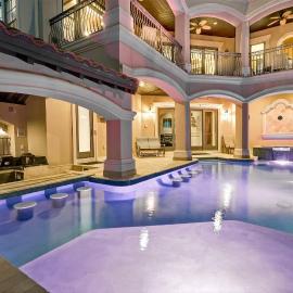 Enchanting Masterpiece Beach House with Pool and SPA, Elevator & Stunning Rooftop Gulf Views, hotel i Destin