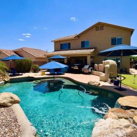 Desert Getaway 5BR Home with Pool Near Phoenix, hotel v mestu Maricopa