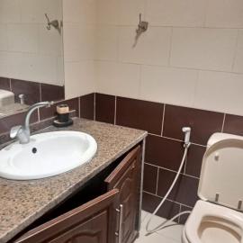 غرفة مفروشه مشتركة في شقه شيرنق, Hotel in Irbid