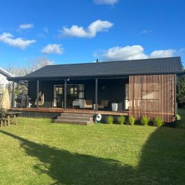 Coastal Escape - Cooks Beach, Hotel in Cooks Beach