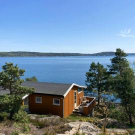 Summer Cabin With Sunrise Over Oslo Fjord, hotell i Tofte