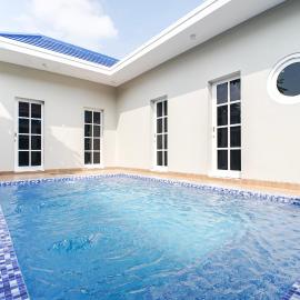 M Villa, hotel sa Jetis