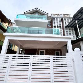 Cameron Three Storey Semi-D at Barrington Home, hotel in Cameron Highlands