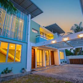 Lovina Heights, hotel in Mount Lavinia