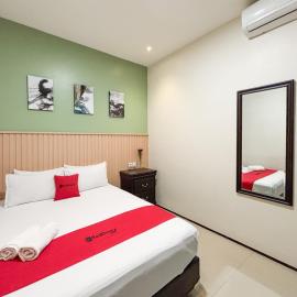 RedDoorz near Taman Krida Budaya Malang, hotel in Malang
