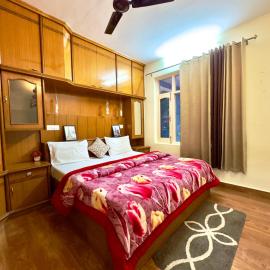 Eakanntam Homestay Kasauli 2Bhk With Kitchen Garden Best For Families and Couples With Sunset View