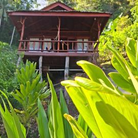 Banua Guesthouse, hotel in Pulau Malenge
