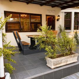 Serenity Stay- Walmer, hotel in Gqeberha
