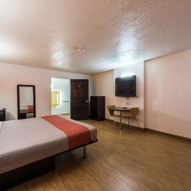 Motel 6-Uvalde, TX، فندق في أوفالد