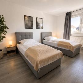 Havn Apartments Merseburg - 2 Schlafzimmer mit 3 Einzelbetten, Balkon, Küche, Waschmaschine, Wifi