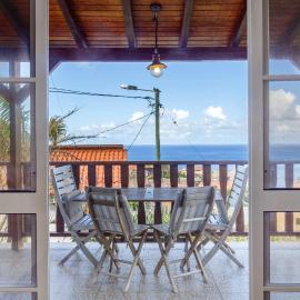 Slice Of Heaven- Dream Holiday Home, Hotel in Jardim do Mar