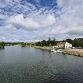 Entre 2 Rives, hotel in Charly-sur-Marne