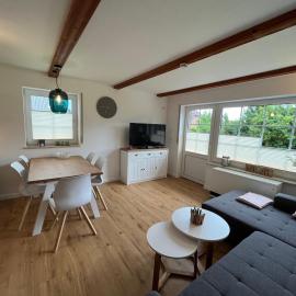 Ferienhaus 'Welle und Watt' - 2024 neu renoviert, hotell i Friedrichskoog-Spitz