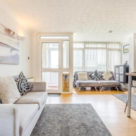 1 Bed in West Bay oc-wy537