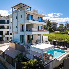 Villa Aquilla – hotel w mieście Tivat