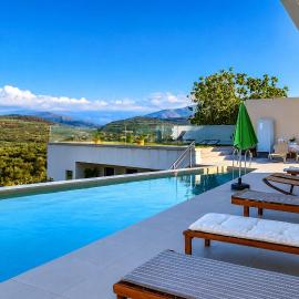 Silver Cozy Getaway - 3 Pearls Pool Retreat, hotel di Dhémbla