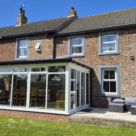 EASTCOTE FARM - Spacious 5-Bed Home with Views, Garden & Playroom – hotel w mieście Silloth