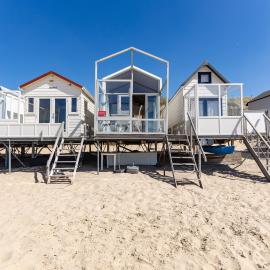 Welcome in - Slaapstrandhuisje I Strand dishoek 37, met zeezicht en terras