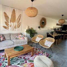 .La Villa Sablaise. Maison avec place de parking au coeur du quartier Arago