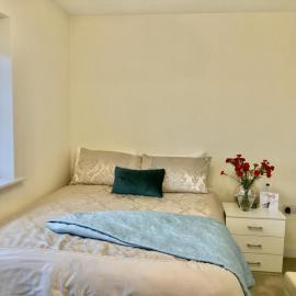 Deluxe Double Bedroom in Wokingham, hotel in Wokingham