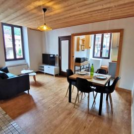 Grand T2 avec balcon - proche centre historique, hotell sihtkohas Moûtiers
