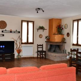 Pisenti, tramonti sulle vette, relax totale, hotell i Sostino