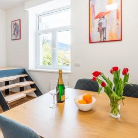 Urban NEST apartment - FREE Parking & Central, hotel di Kocevje