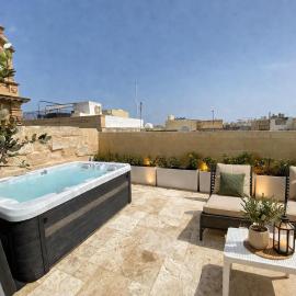 Valletta City Vibes Top Floor with jacuzzi