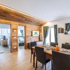 CHALET LAURA apricacasevacanze, Hotel in Aprica