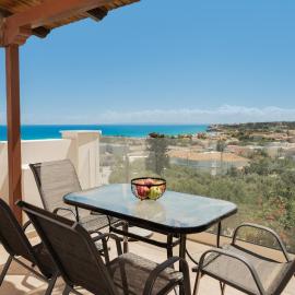 Yiannis Studios, hotel Cilivíben