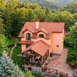 Dilijan Dream House! 3 Bedroom Amazing Villa in National Park!, hotel Dilisanban