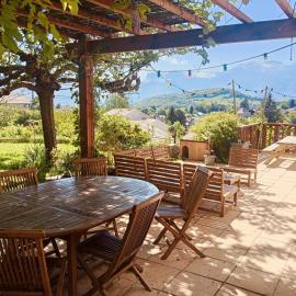 Grande maison entre montagne et campagne