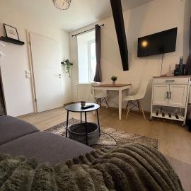 Design & Connecté : Studio Neuf au Pied de la Gare، فندق في درو