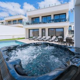 Eden Villa, with jacuzzi and ocean view