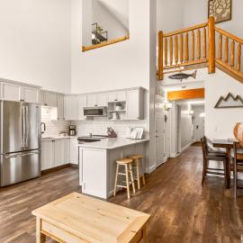 Riverside Condos by Fernie Central Reservations, hotel in Fernie