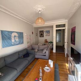 Chambre dans un appartement à 2 minutes à pied de la gare et GEM, hotel in Grenoble