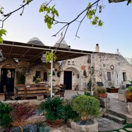Sto al Trullo - Historic Trullo with Private Jacuzzi and Sauna, hotell sihtkohas Cisternino