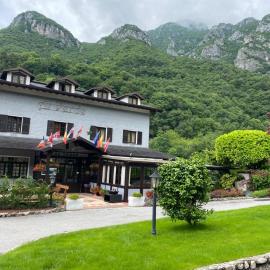 Hotel Al Verde, khách sạn ở Mandello del Lario