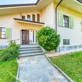 Villa dante, hotel din Alba