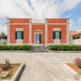 Villa Stone and Sea Escape by Apulia Accommodation, hotel v mestu Cozze