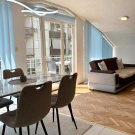 Bright & Spacious Home Stay