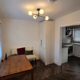 Spacious Family Home 4 Beds Garden Parking