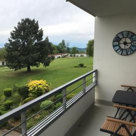 Appartement mit großem Indoorpool und toller Weitsicht auf die Berge, hotel en Oberteuringen